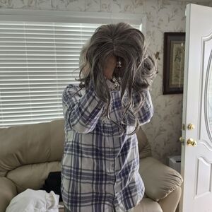 Gray Wavy Wig - Natural Look